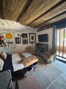 CaBaNa 52 La Suite troglodyte Proche Lourmarin