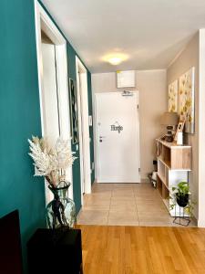 Cozy apartment on top location with private parking