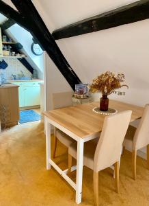 Appartements Le Cocon - La Vue des Remparts- Historical center : photos des chambres