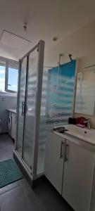 Appartements F1 Meuble 002 neuf prox autoroute et gare : photos des chambres