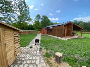 Drewniana ostoja, jacuzzi, sauna, basen - domek na wyłączność