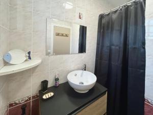 Maisons de vacances Maisonnette pour 2 personnes a 50m de la plage : photos des chambres