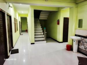 Shri Narvadeshwar Nath Guest House