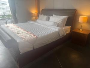 Ski Retreat Spa Pool and Mountain Views