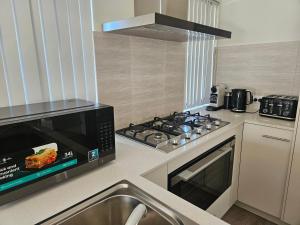 Cozy and Compact Holiday and Business Home