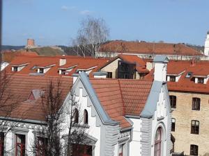 Town Hall Apartments FREE Parking