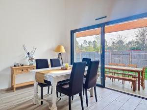 Maisons de vacances La Landaise moderne : Maison 3 Chambres