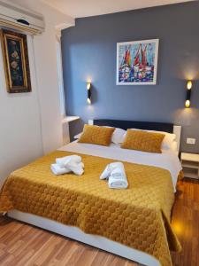 INCHY ACCOMMODATION - in the center of Diocletians Palace