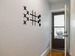 6BR3BATH Home with FREE Parking & Outdoor Furniture