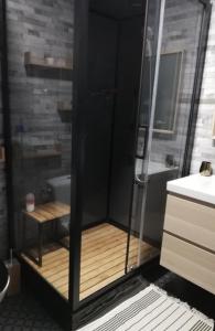 LE KLEBER au choix VUE SUR PARC ou RUE simplicité daccès, charme et confort garantis