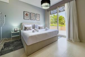 The Groundlight 1BDR Mangroovy Free Beach & Pool