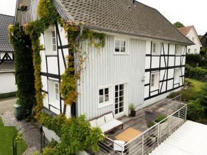 Auszeit & Natur - ländliche Fachwerkhaushälfte