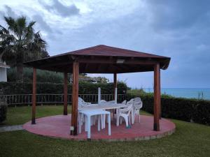 Villa Ciclamino by the sea in Cefalù