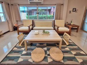 Japanese style plunge pool Villa in Si Racha