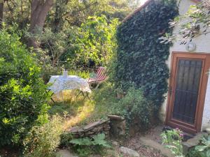 B&B / Chambres d'hotes Nuit entre mer et montagne : Chambre Double - Vue sur Jardin