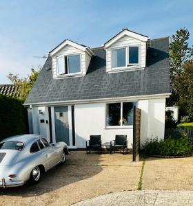 The Bolt Hole Hythe panoramic coast and sea views