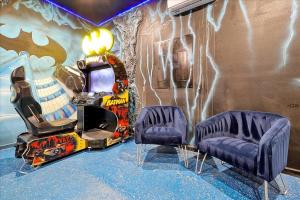 12BR Solterra Mansion + Arcade Game Room & Pool
