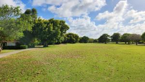 Modern 2BDR - Pool & Golf View