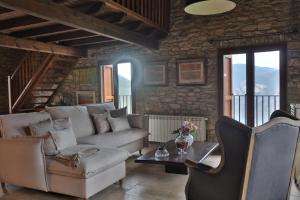 Casa del Castell de Toloriu