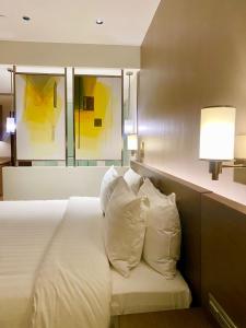 River and Makati view at Acqua Novotel Suites