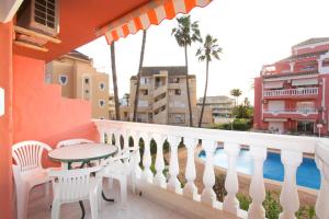 Los Jazmines con piscina a un paso del mar by costablancarent