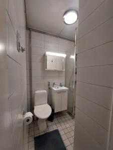 Tunnelmallinen yöpymispaikka sataman sydämessä