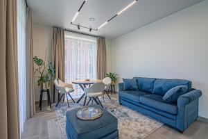 River View Apartment with free parking