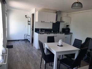 Appartement T1 bis proche centre ville - 3hvězdičkové hotely ve městě Figeac