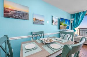 Heated pools, direct oceanfront, stunning views, rooftop pool, newly updated