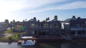 Holiday in STYLE! - 3hvězdičkové hotely ve městě Jeffreys Bay