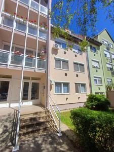 Holdviola Eger apartman
