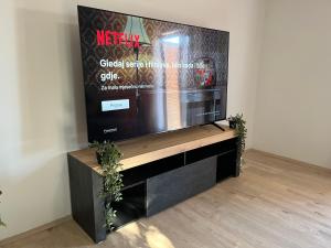 Peaceful New Country House with Saltwater Pool