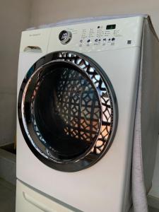 Amplia habitación, baño privado