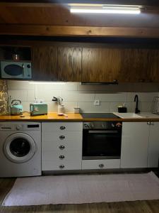 PampiHouse, casa de xisto junto ao rio