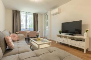 Varna Modern Escape With Private Parking