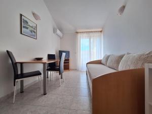 Apartments and Rooms Saric