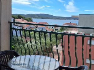 Apartments and Rooms Saric