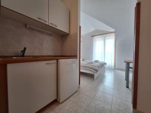 Apartments and Rooms Saric