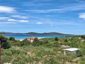 Apartments and Rooms Saric