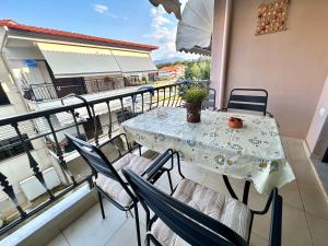 Luxury Flat in Neoi Poroi with Free Parking, 2 mins from the Beach!