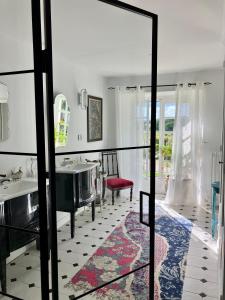 Maisons d'hotes Chambres d'hotes La Massonniere avec grand jardin - ideal familles, groupes et sejour nature - Sarthe : photos des chambres