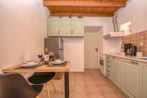 Aptera Verde - Stone Cottages Complex