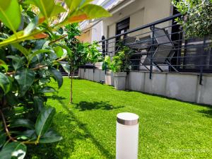 Floral Home 1 - ground floor apt, private parking!