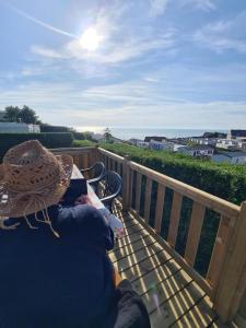 Campings Mobil-home Vue mer Piscine - Camping La Falaise Equihen-Plage - La Coquille d-Opale : photos des chambres