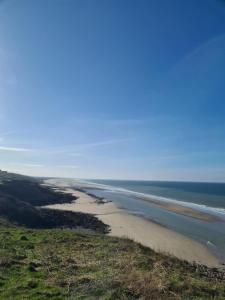 Campings Mobil-home Vue mer Piscine - Camping La Falaise Equihen-Plage - La Coquille d-Opale : photos des chambres