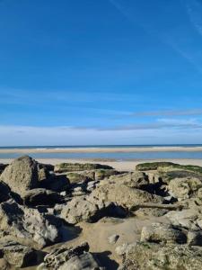 Campings Mobil-home Vue mer Piscine - Camping La Falaise Equihen-Plage - La Coquille d-Opale : photos des chambres