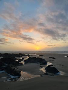 Campings Mobil-home Vue mer Piscine - Camping La Falaise Equihen-Plage - La Coquille d-Opale : photos des chambres