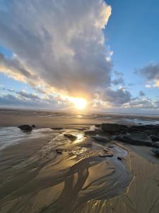 Campings Mobil-home Vue mer Piscine - Camping La Falaise Equihen-Plage - La Coquille d-Opale : photos des chambres