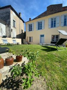 2 pièces parking, plein centre au calme climatisé