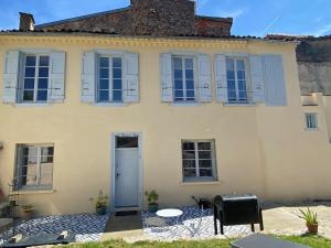 Appartements 2 pieces parking, plein centre au calme climatise : photos des chambres